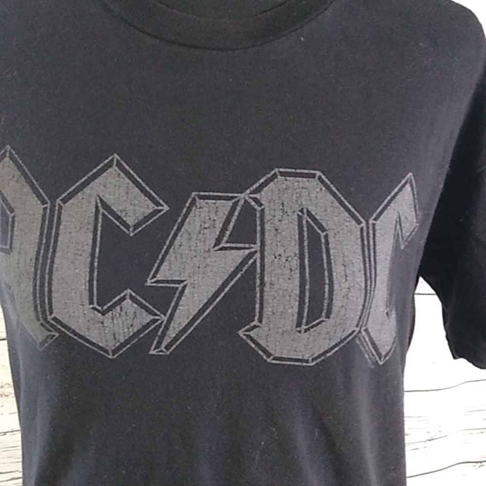 AC/DC Band Tee Black Graphic T-Shirt Vintage Style Rock Shirt  M Distressed - Picture 3 of 5